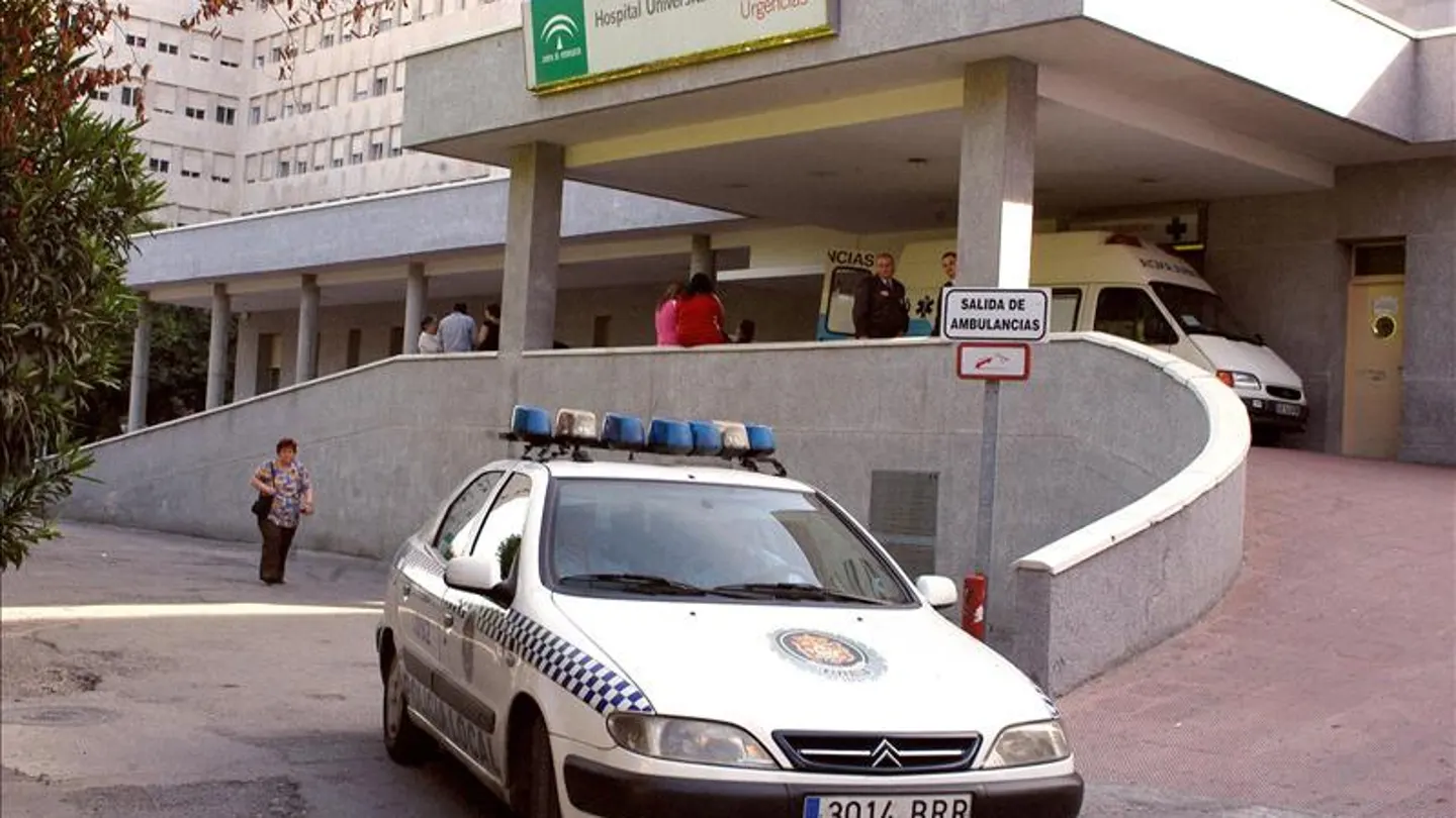 Un coche de la policía local Un coche de la policía local