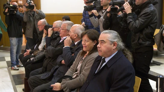 Fidel Pallerols con el resto de imputados Fidel Pallerols con el resto de imputados
