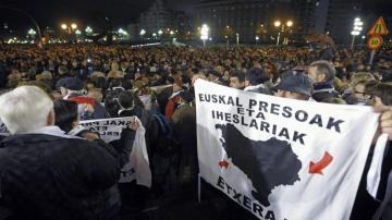 Un momento de la manifestación convocada por la plataforma de apoyo a los presos de ETA