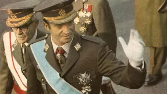 El 22 de noviembre de 1975 es proclamado rey de España El 22 de noviembre de 1975 es proclamado rey de España