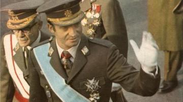 El 22 de noviembre de 1975 es proclamado rey de España