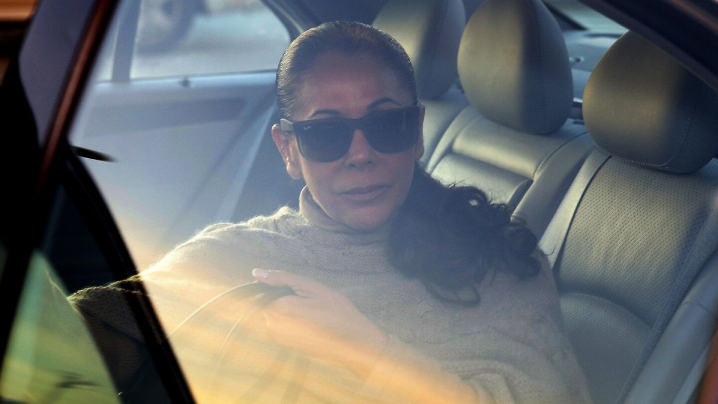 Isabel Pantoja, a su llegada a la Audiencia de M&aacute;laga