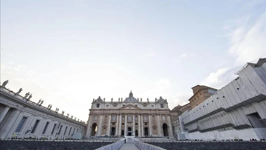 Vista general de la plaza de San Pedro de la Ciudad del Vaticano Vista general de la plaza de San Pedro de la Ciudad del Vaticano