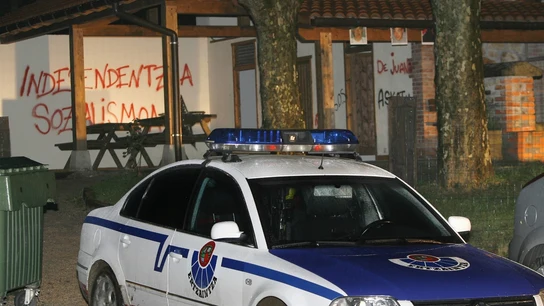 Un coche de la Ertzaintza Un coche de la Ertzaintza