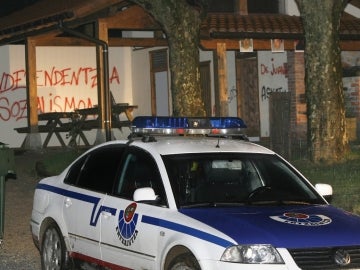 Un coche de la Ertzaintza Un coche de la Ertzaintza