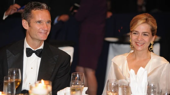 La infanta Cristina en una cena junto a Iñaki Urdangarin La infanta Cristina en una cena junto a Iñaki Urdangarin