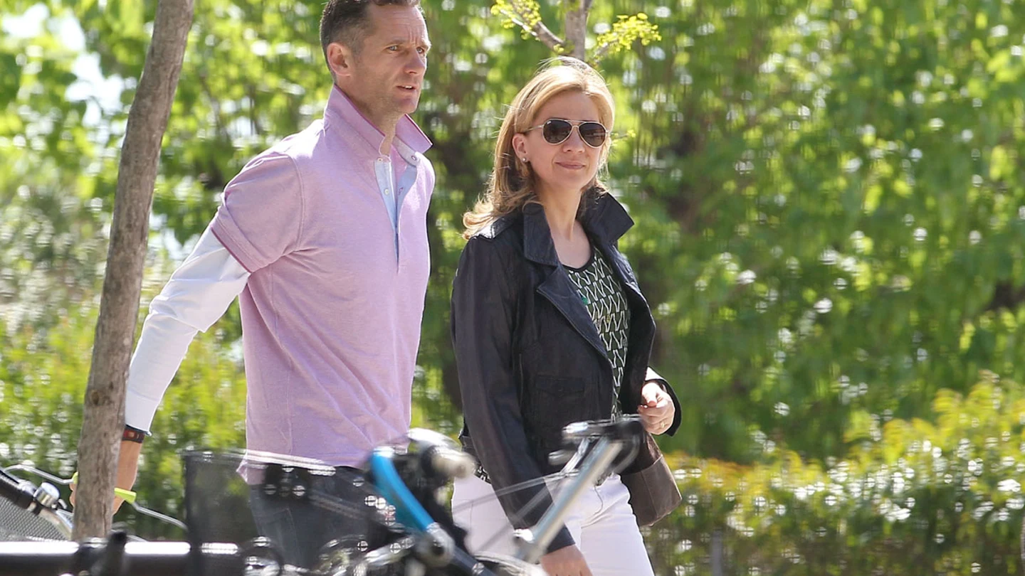 La Infanta Cristina e Iñaki Urdangarín por las calles de Barcelona La Infanta Cristina e Iñaki Urdangarín por las calles de Barcelona
