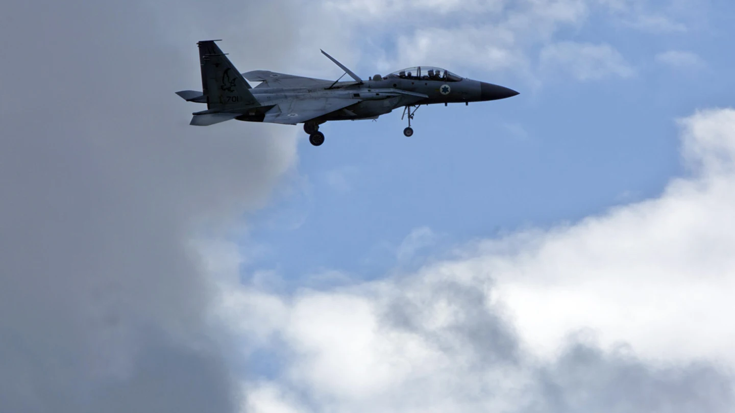 Un avión de combate israelí Un avión de combate israelí