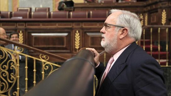 El ministro de Medio Ambiente, Miguel Arias Ca&ntilde;ete, defiende la nueva Ley de Costas.