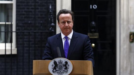 David Cameron se dirige a los medios