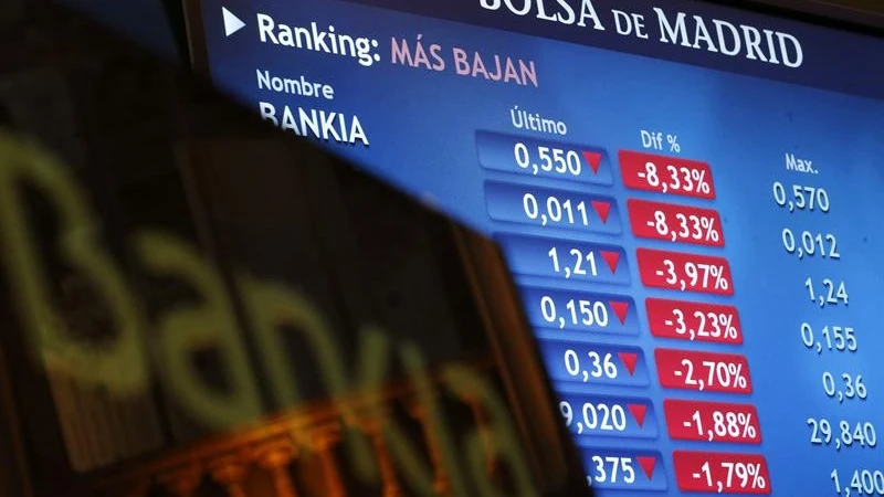 Monitor en la Bolsa de Madrid que informa sobre la cotización de Bankia