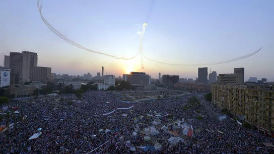 Miles de detractores y partidarios del expresidente Mursi toman las calles de El Cairo Miles de detractores y partidarios del expresidente Mursi toman las calles de El Cairo