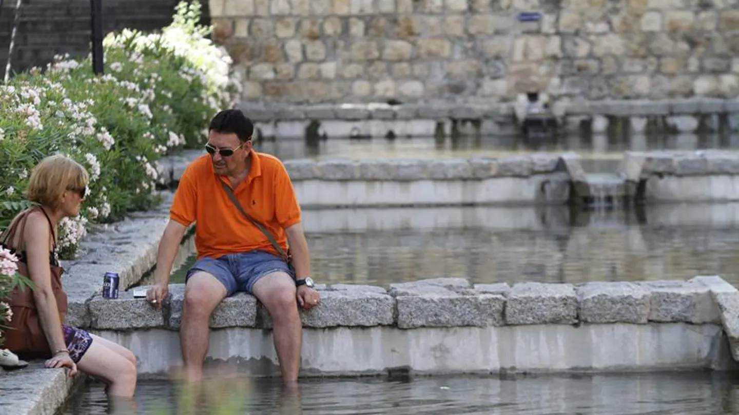 Piscinas, fuentes muy solicitadas por las altas temperaturas Piscinas, fuentes muy solicitadas por las altas temperaturas