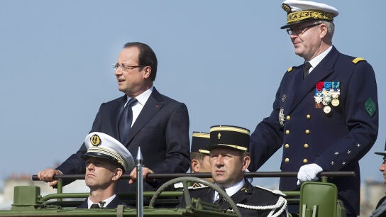  Francois Hollande en el desfile del 14 de julio en Par&iacute;s