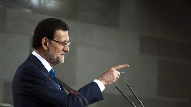 Mariano Rajoy da el turno de palabra a un periodista