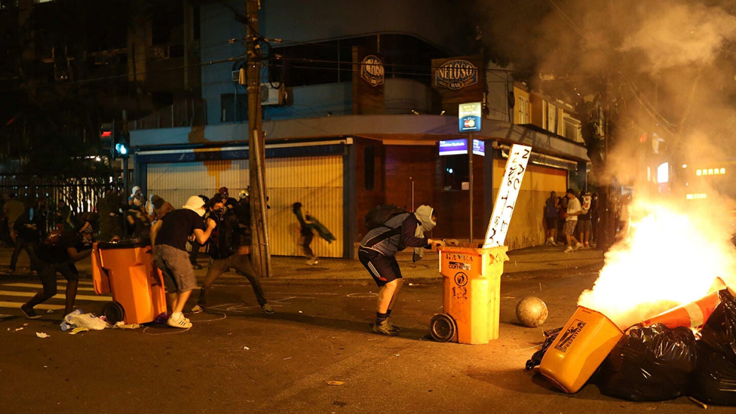 Protestas en R&iacute;o contra el despilfarro de las JMJ