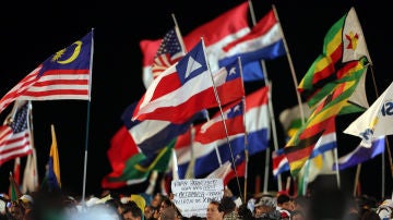 Multitudinaria ceremonia en Copacabana para celebrar la apertura de la JMJ de Río
