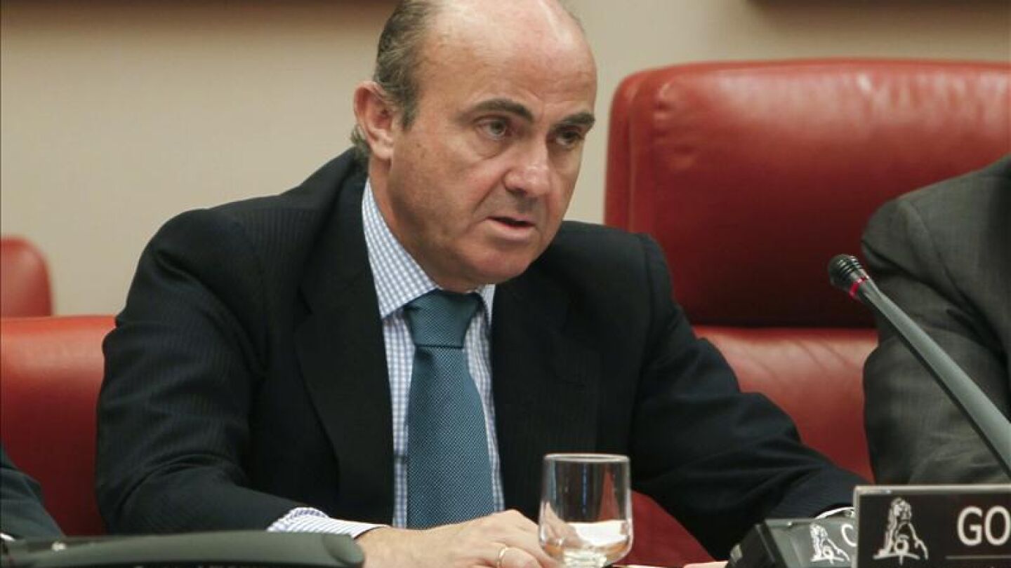 El ministro de Econom&iacute;a, Luis de Guindos,