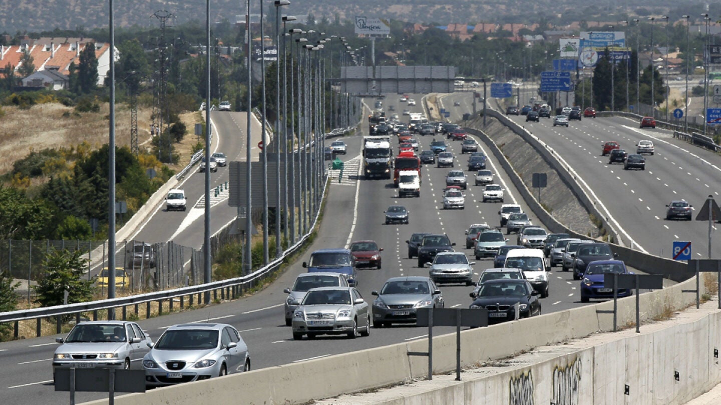 Tr&aacute;fico en una carretera espa&ntilde;ola