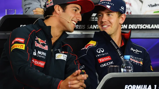 Daniel Ricciardo y Sebastian Vettel Daniel Ricciardo y Sebastian Vettel