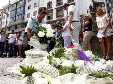 Homenaje a las víctimas del accidente de Spanair Homenaje a las víctimas del accidente de Spanair
