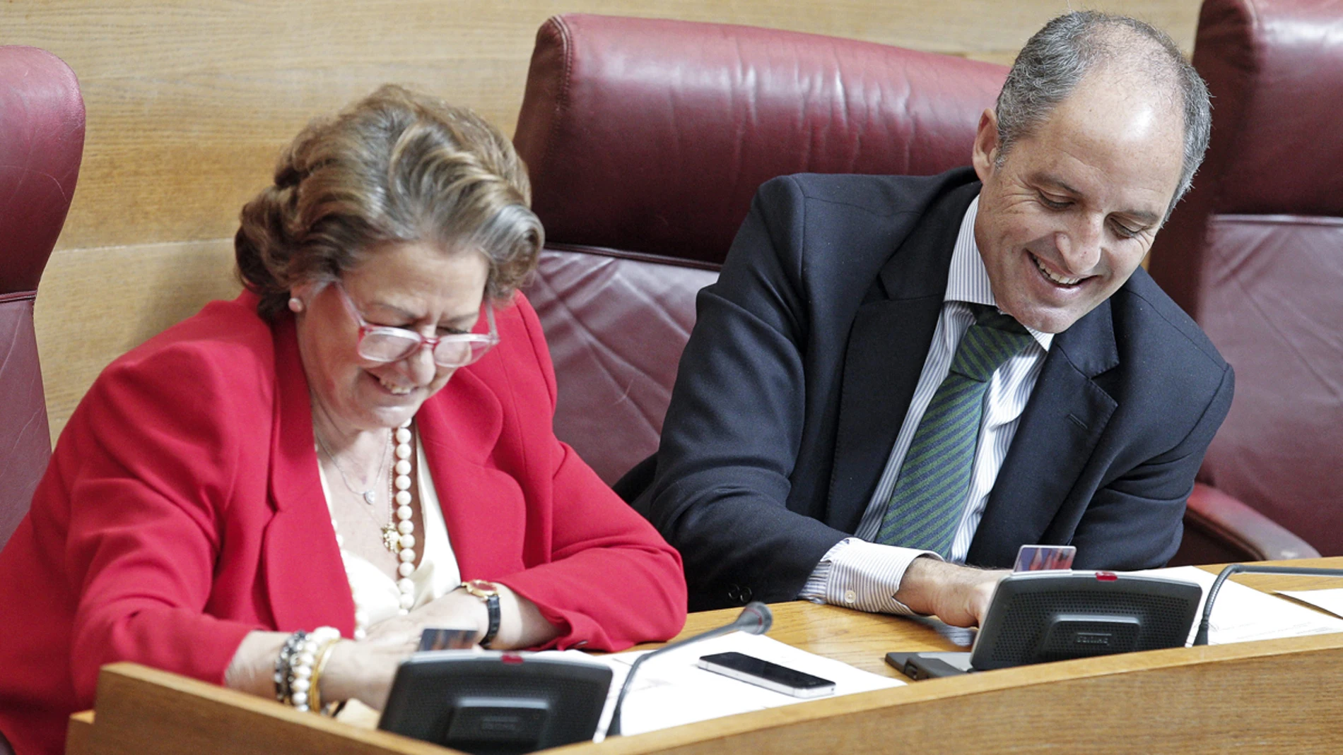 El expresidente valenciano Francisco Camps y a la alcaldesa de la ciudad, Rita Barberà.