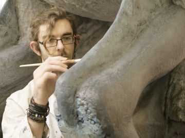 Mark Witton trabajando en la reconstrucción de un Pterosaurio gigante