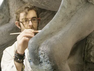 Mark Witton trabajando en la reconstrucción de un Pterosaurio gigante Mark Witton trabajando en la reconstrucción de un Pterosaurio gigante