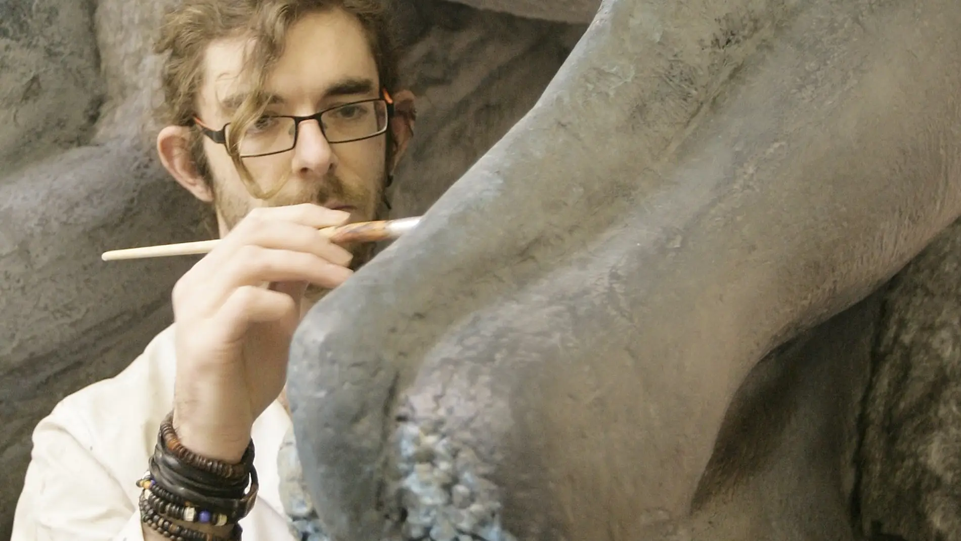 Mark Witton trabajando en la reconstrucción de un Pterosaurio gigante