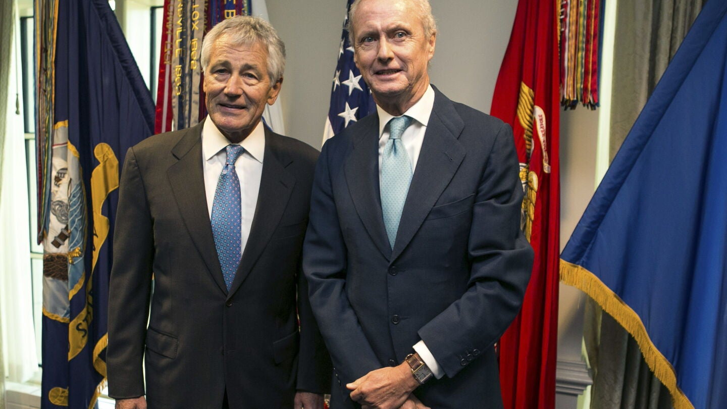 Pedro Moren&eacute;s y el secretario de Defensa de EEUU, Chuck Hage