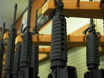 Fusiles en una tienda de armas