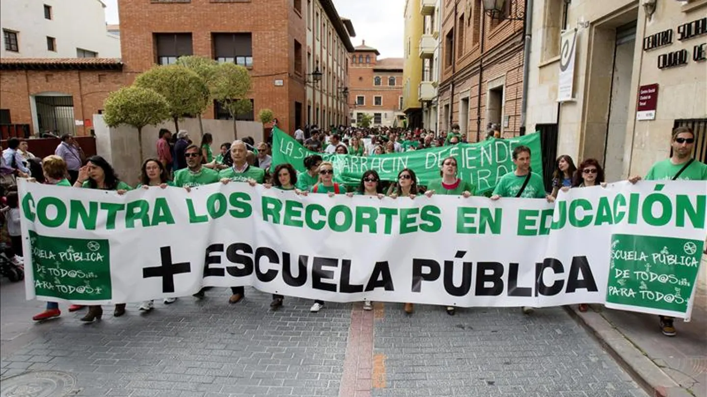 Manifestación en defensa de la enseñanza pública. Manifestación en defensa de la enseñanza pública.