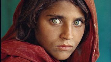 Pakistán, 1984. Sharbat Gula, la niña afgana