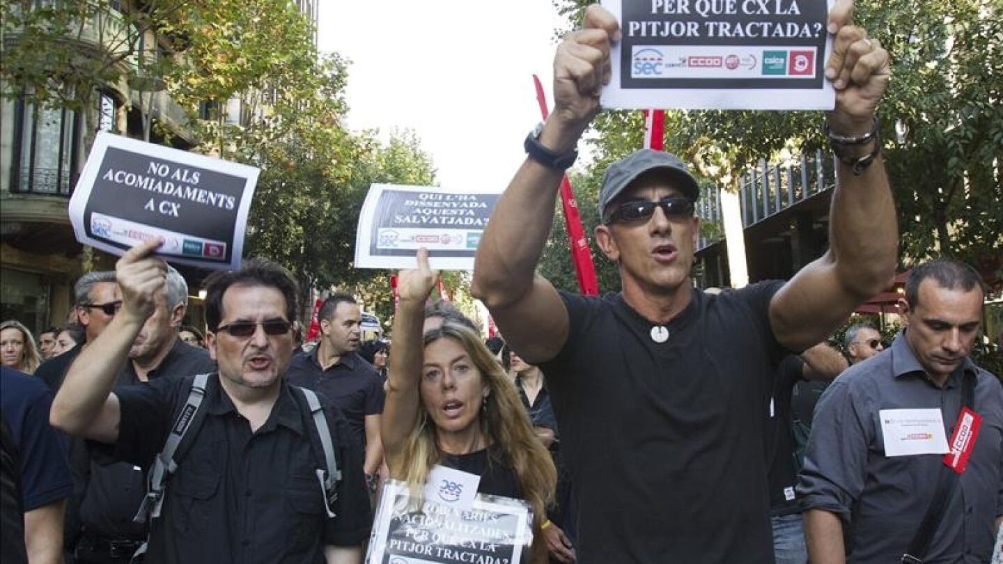 Manifestaci&oacute;n de empleados de Catalunya Banc para protestar contra el ERE.