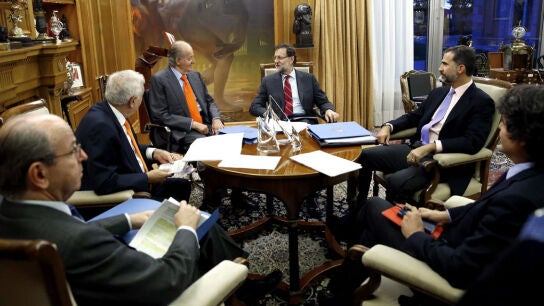 El Rey junto a Rajoy y el Pr&iacute;ncipe, en La Zarzuela
