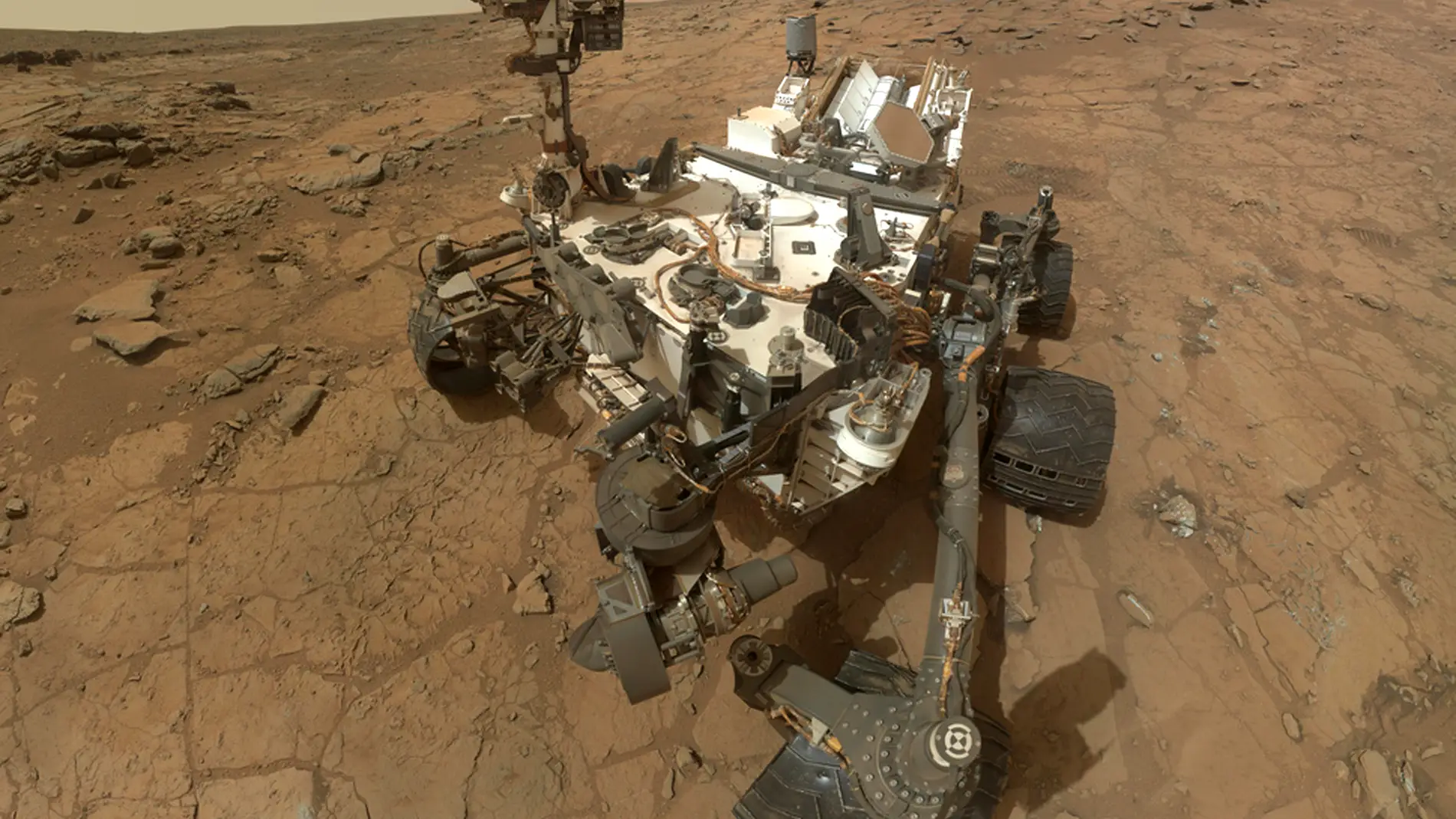 Curiosity sobre la superficie marciana