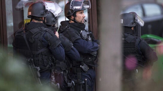 Cuatro personas secuestradas en un banco de Par&iacute;s