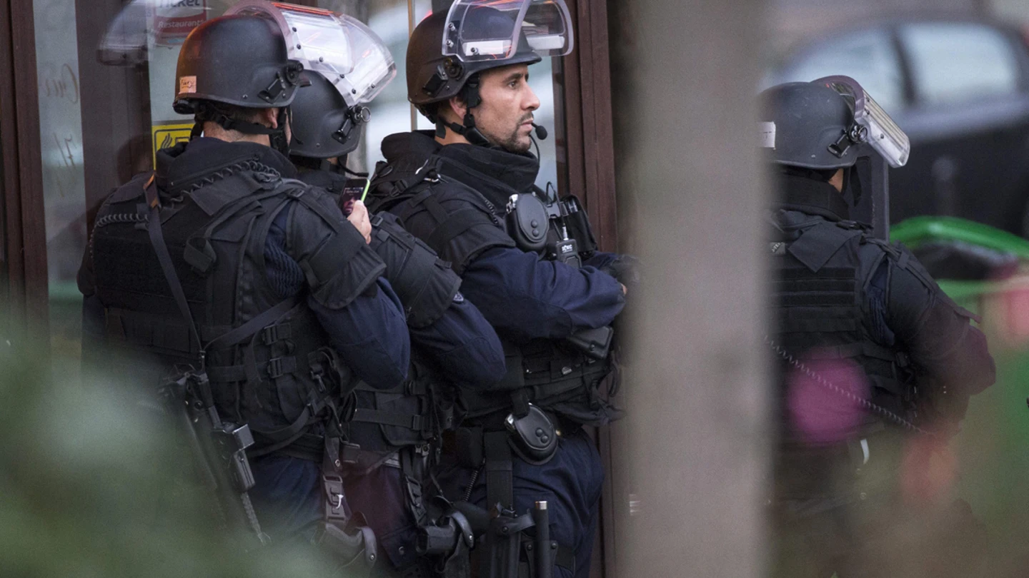 Cuatro personas secuestradas en un banco de París Cuatro personas secuestradas en un banco de París