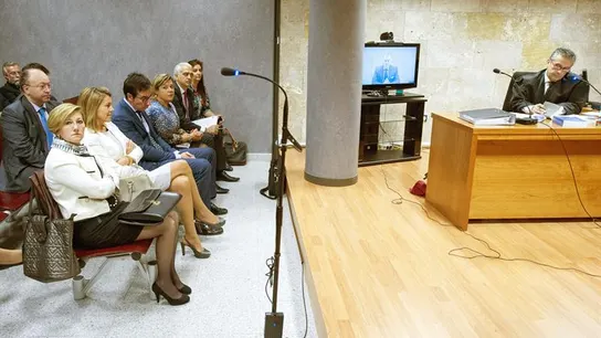 Bárcenas declara que pagó en mano a Cospedal Bárcenas declara que pagó en mano a Cospedal