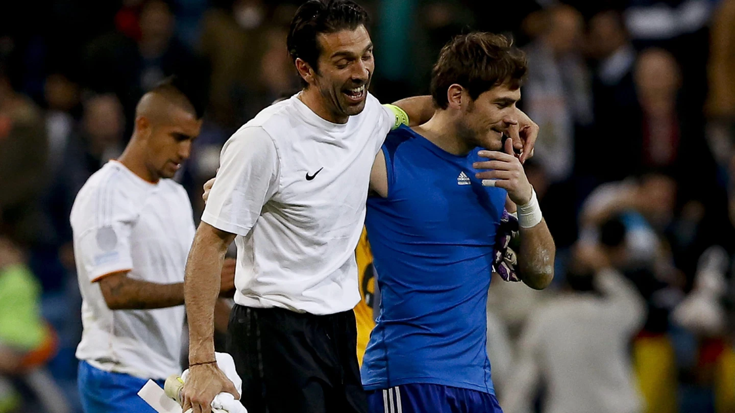 Casillas bromea con Buffon Casillas bromea con Buffon