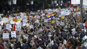 Miles de estudiantes participan en la manifestación celebrada esta tarde en Madrid