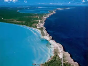 Encuentro entre el Oceano Atlántico y el Mar Caribe Encuentro entre el Oceano Atlántico y el Mar Caribe