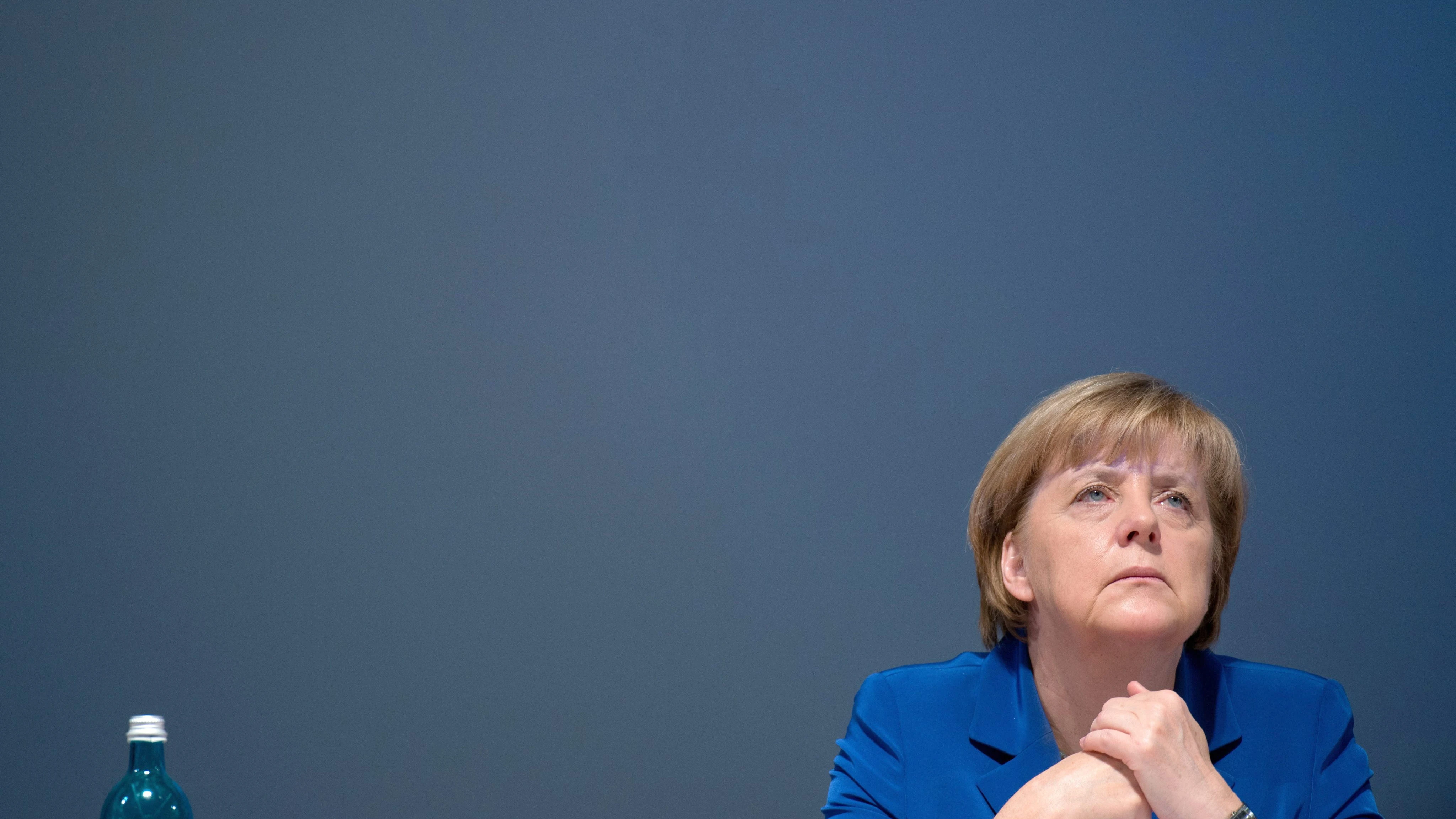 Merkel rechaza los eurobonos y los fondos de amortización de deuda