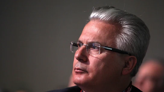 Baltasar Garzón se ofrece al PSOE para "derrotar a la derecha" Baltasar Garzón se ofrece al PSOE para "derrotar a la derecha"
