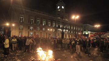 Trabajadores de jardinería y limpieza viaria en Madrid capital durante la manifestación en la Puerta del Sol