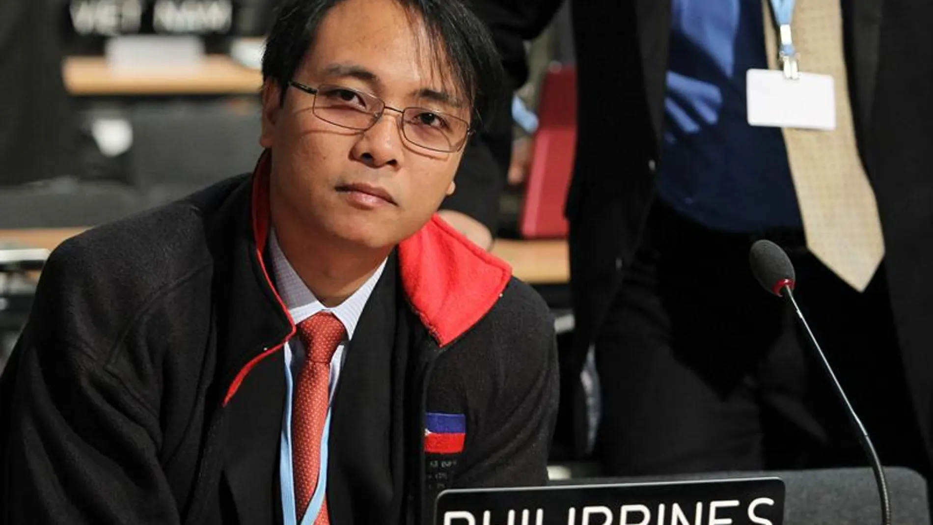 El delegado del gobierno filipino Naderev Sano asiste a la Cumbre contra el cambio climático celebrada en Varsovia