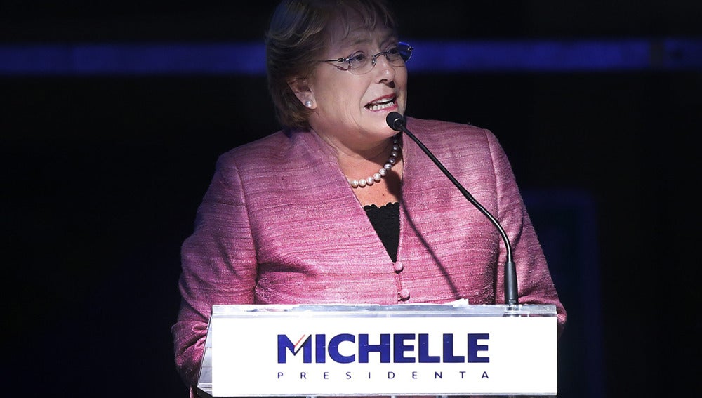 Bachelet roza la mayoría absoluta pero no consigue evitar la segunda ronda electoral