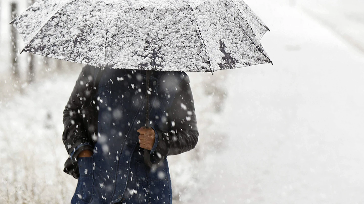 El frío, la nieve y el viento mantienen en alerta a 13 provincias El frío, la nieve y el viento mantienen en alerta a 13 provincias