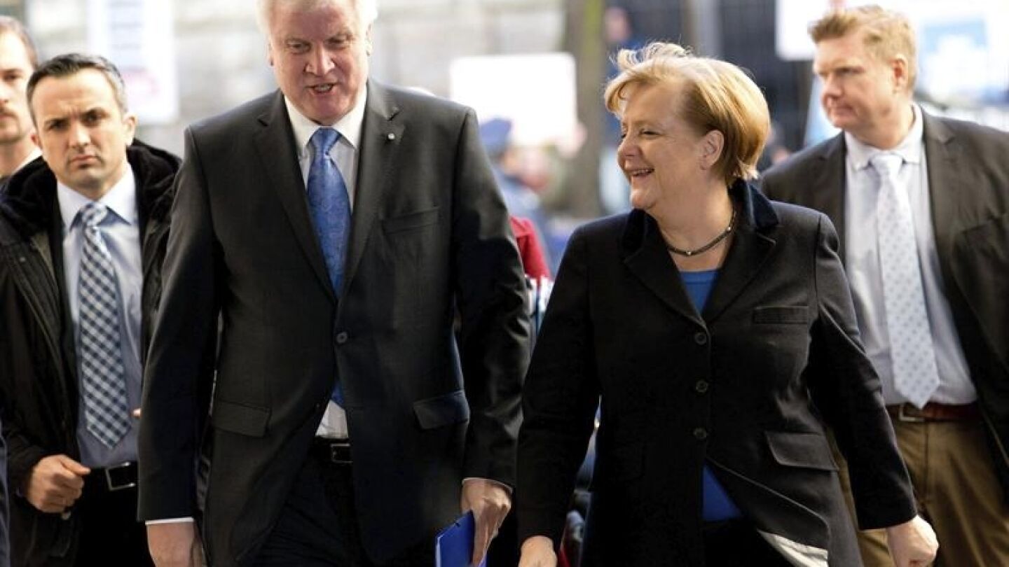 Horst Seehofer y la canciller alemana, Angela Merkel
