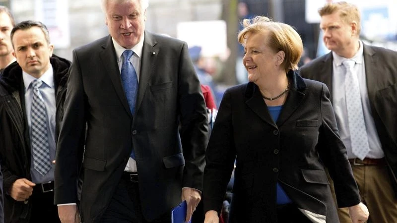 Horst Seehofer y la canciller alemana, Angela Merkel